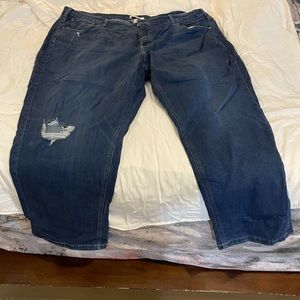 Distressed cropped jeans